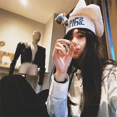 谢绿茶不嫁之恩校花正在我怀里